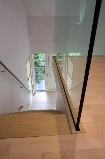 Rechte houten z-trap (3011)