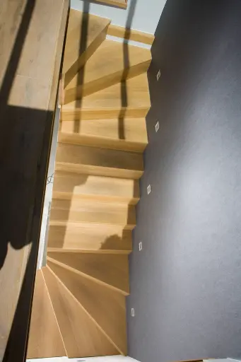 Zwevende Houten Draaitrap
