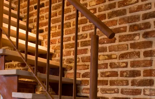 Open Houten Trap in Rustiek Interieur