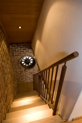 Open Houten Trap in Rustiek Interieur