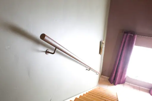 Rechte Trap met Glazen Balustrade