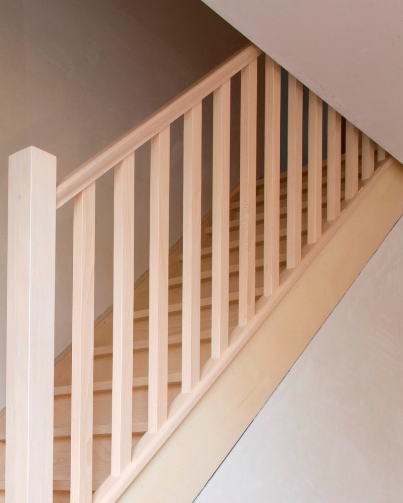 Escalier standard quart tournant fermé