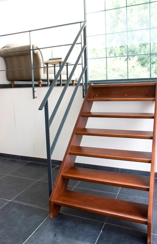 Escalier droit ouvert standard