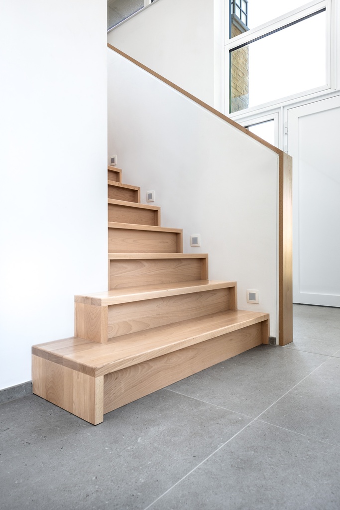 Beuken trap met kadertreden