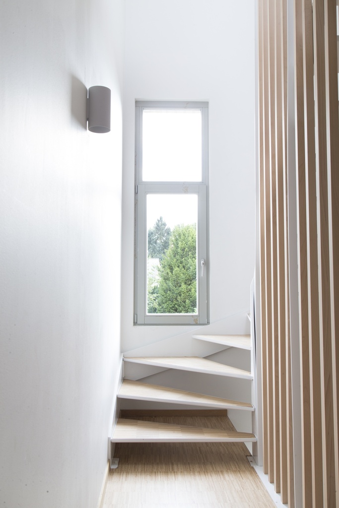 Escalier Métallique à Limons Plats en Trois-Quarts Tournant