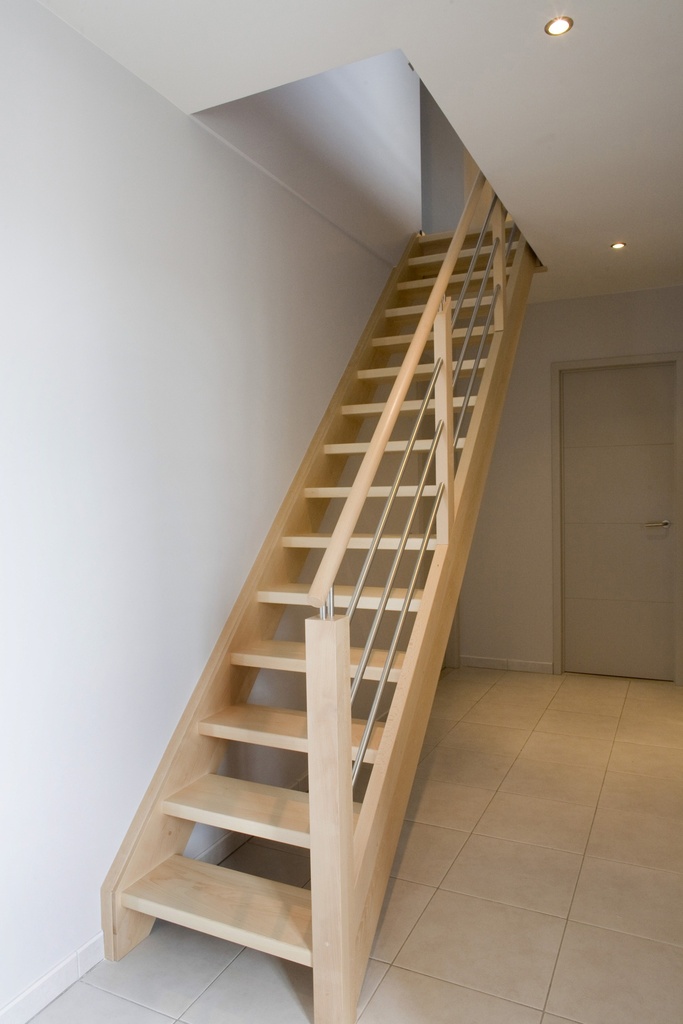 Escalier droit standard ouvert