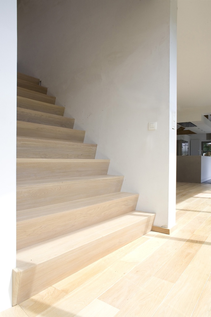 Escalier en Z sur mesure, blanc transparent