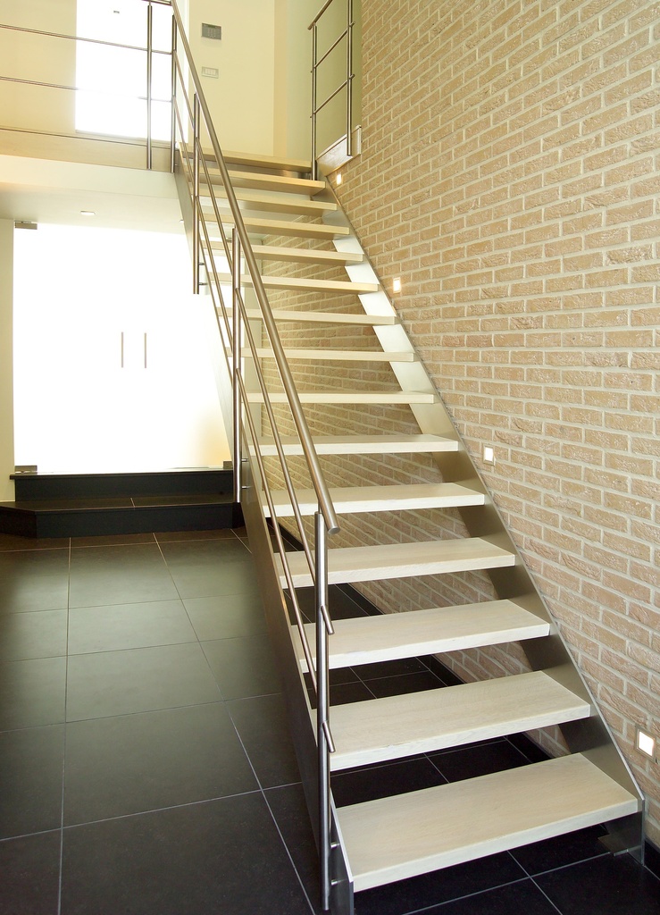 [1121] Escalier métallique avec marches en bois de hêtre