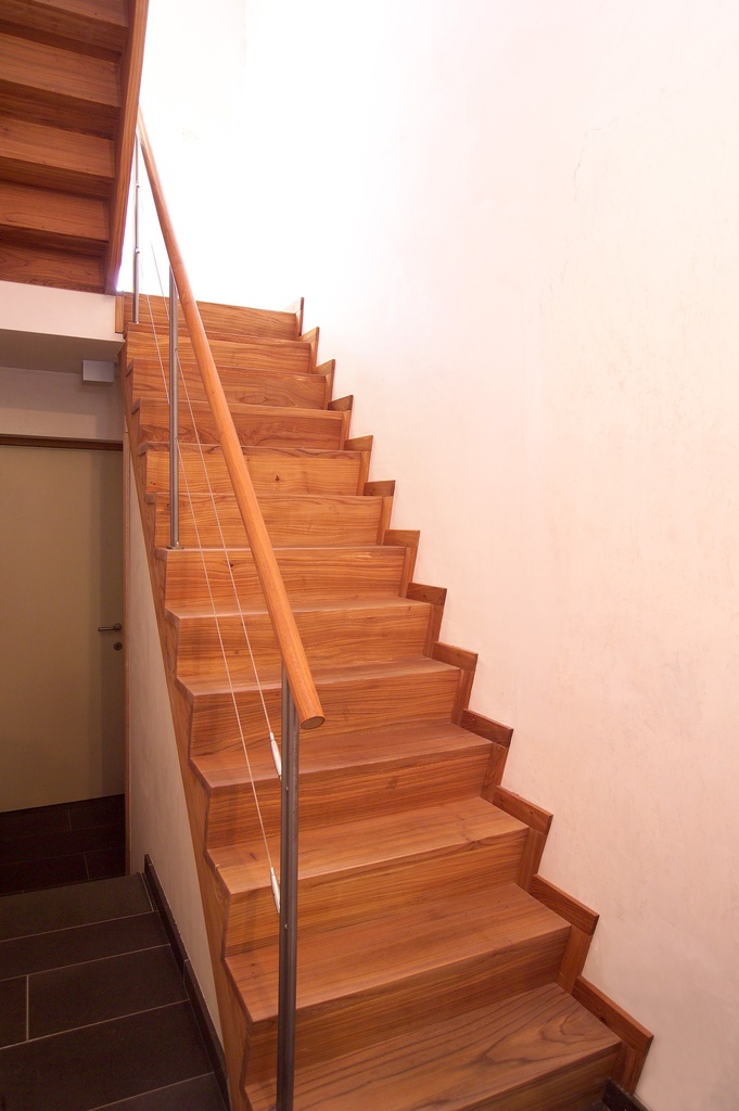 Escalier droit en Z avec paliers intermédiaires