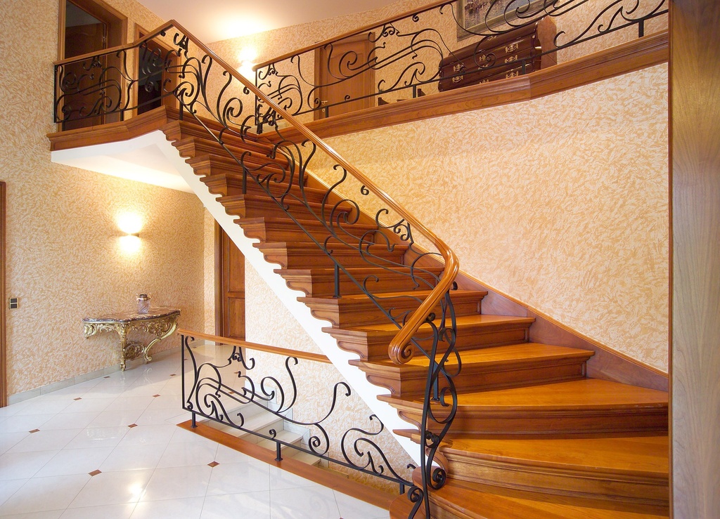 Escalier à marches pleines royales
