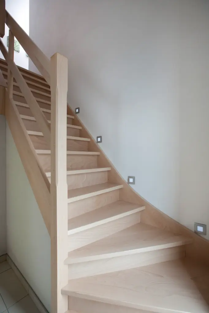 Escalier en Bois à Garde-corps Croisé