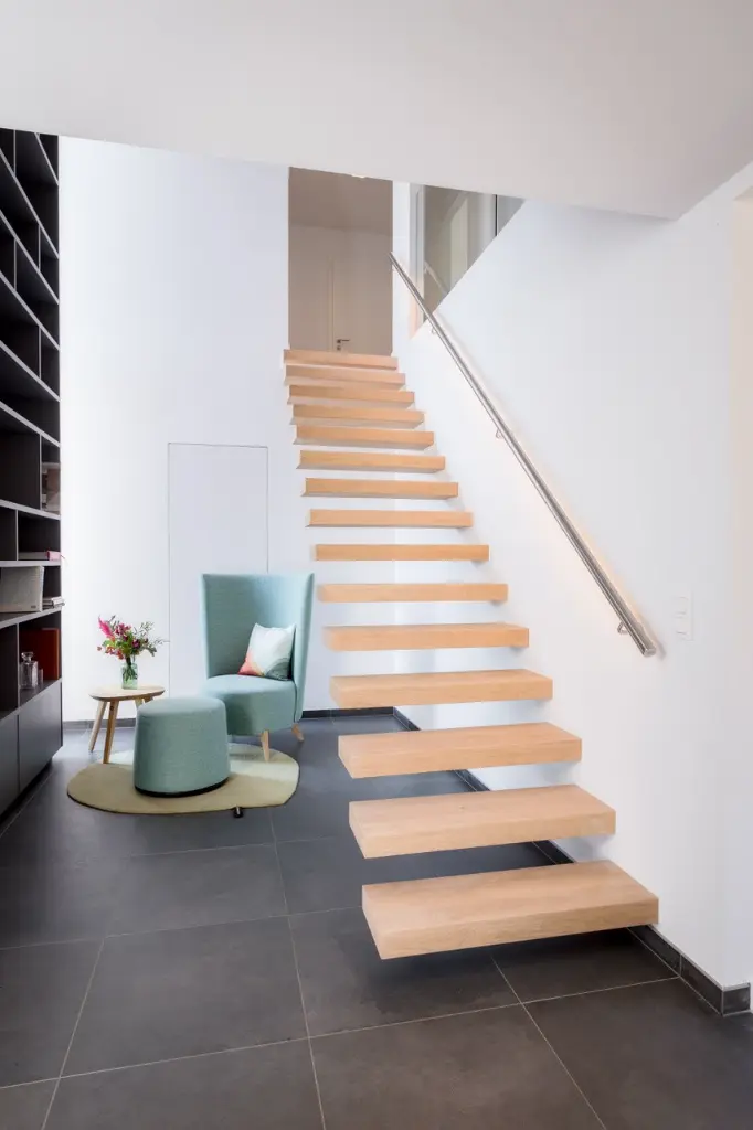 Escalier Suspendu en Chêne