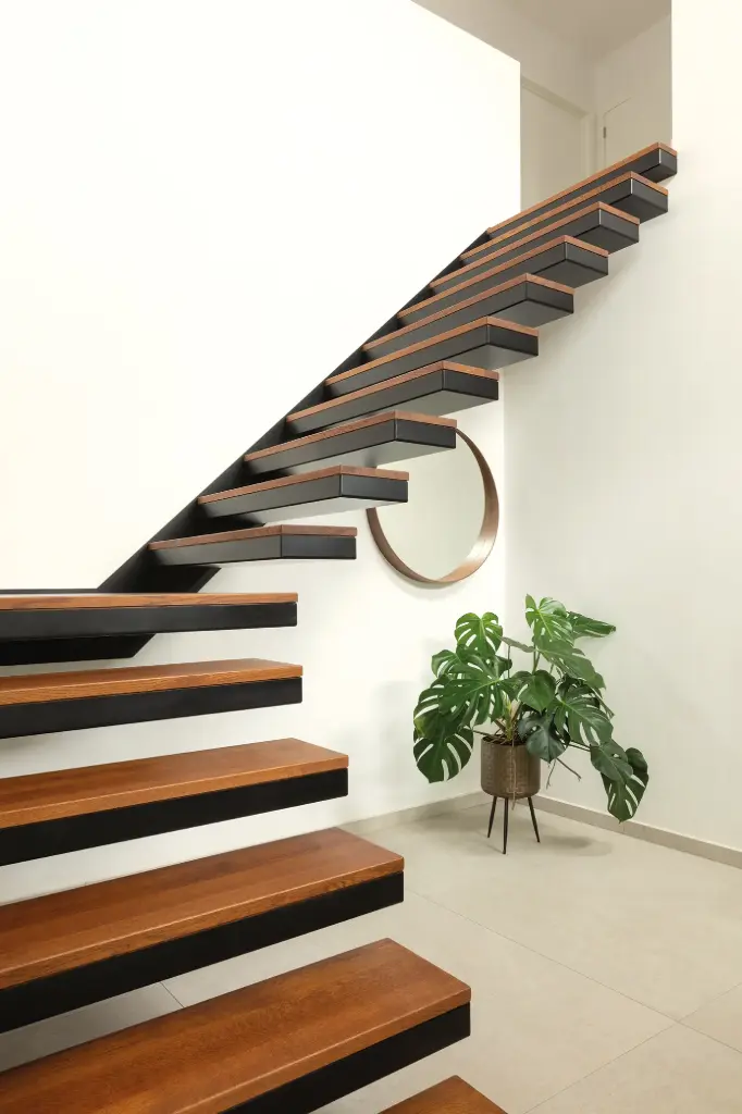 Zwevende Trap met Bordes