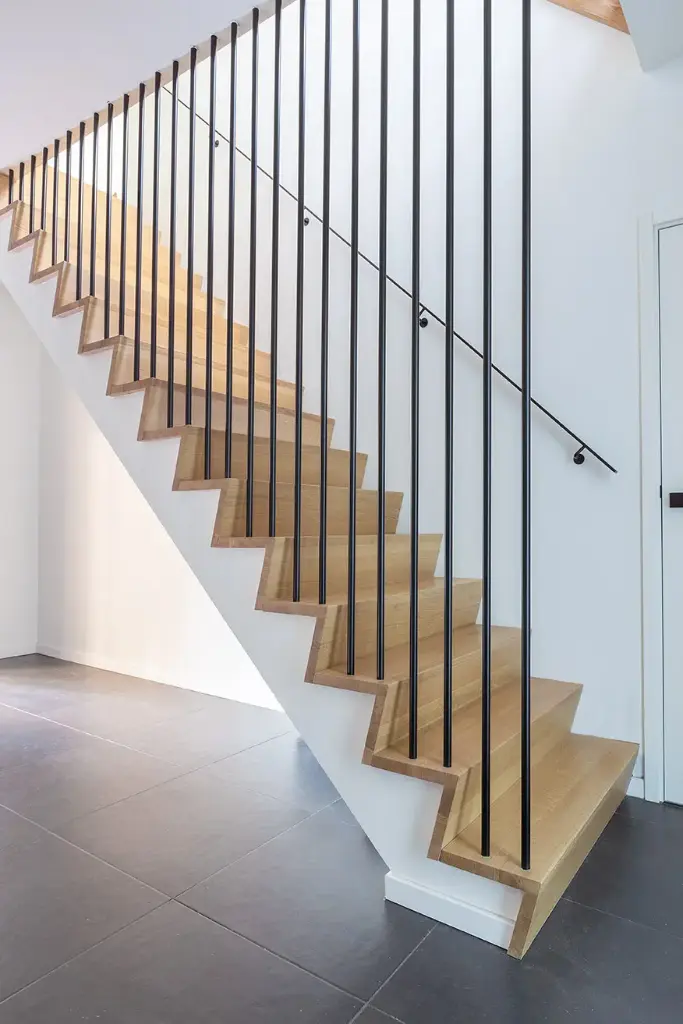 Z-trap met doorlopende balustrade