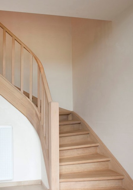 Escalier En Chêne Massif Avec Quartier Tournant (2,63m) – Style Traditionnel