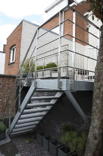 [1022] Gegalvaniseerde Trap met Inox Balustrade
