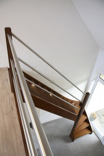 [2032] Escalier Ouvert en Bois avec Garde-corps Inox