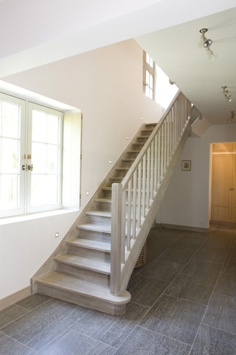 [1025.] Cottage/Oak Staircase in country style