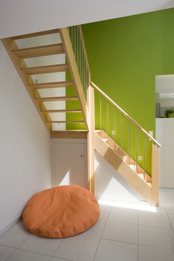 [2036] Escalier Droit Standard en Bois avec Palier (36)