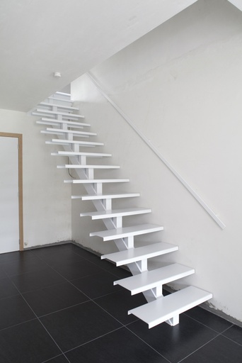 [1069] Rechte trap volledig in metaal