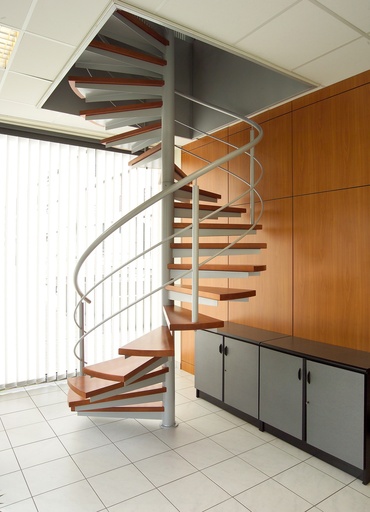 [1124] Escalier en colimaçon sans limon extérieur