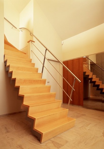 [1148] Escalier métallique en Z avec marches surélevées (148)