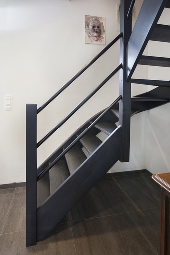[998] Escalier quart tournant ouvert standard | peint