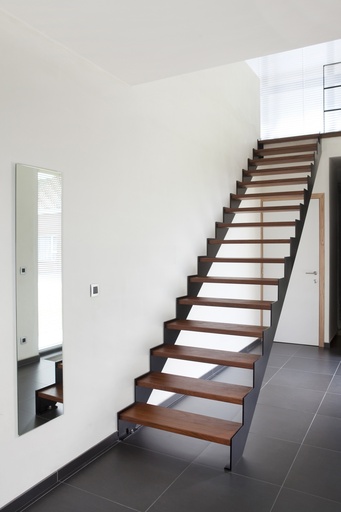 [992] Escalier en métal avec marches en ovangkol