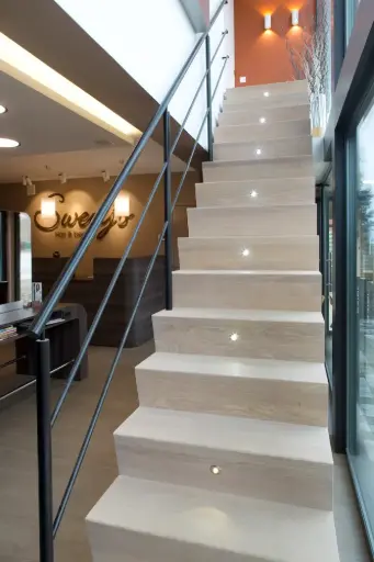 Rechte z-trap (3003)