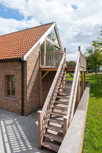 Rechte houten trap (