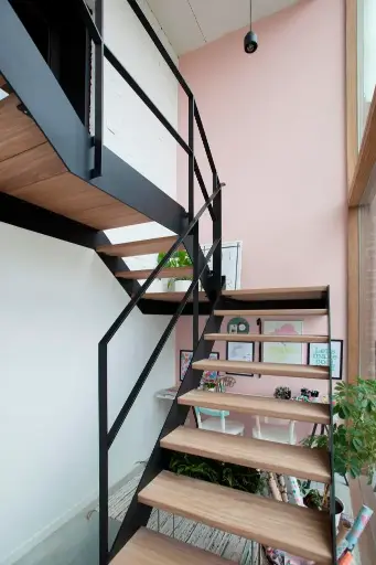 Open houten trap (3061)