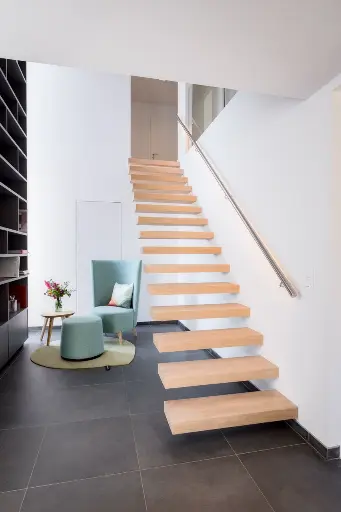 [3071] Zwevende, Eiken Trap