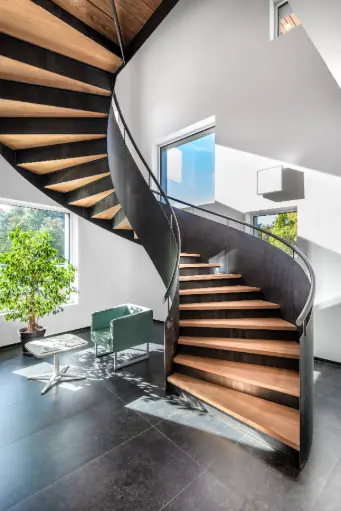 [3085] Wenteltrap in bruutstaal