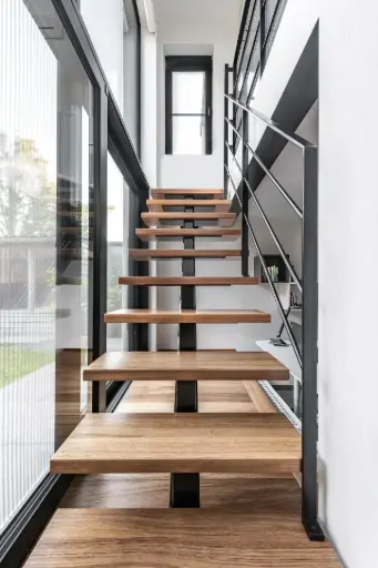 [3102] Escalier Métallique Moderne avec Marches en Iroko